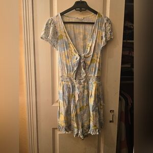 American eagle floral romper sz large short